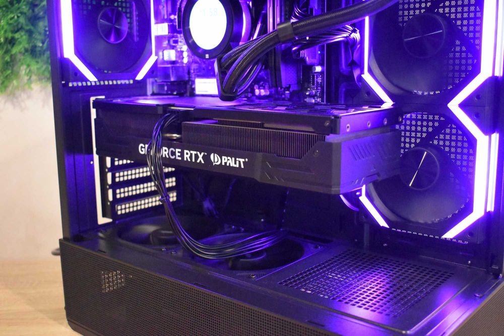Геймърски Компютър Ryzen 7 7700 | Rtx 4070 | 32GB ram | 512GB Ssd |