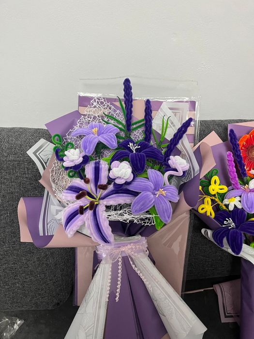 Buchete din flori plusate