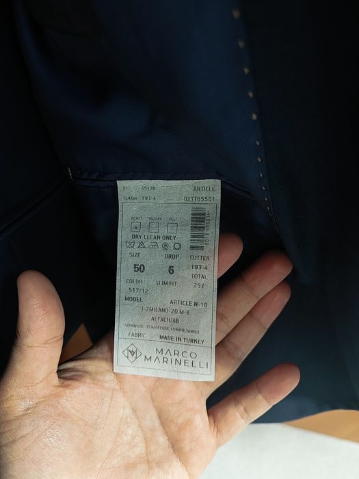 Продаю костюм тройка