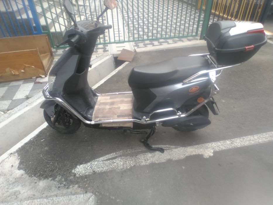 Продам скутер состояние хорошее