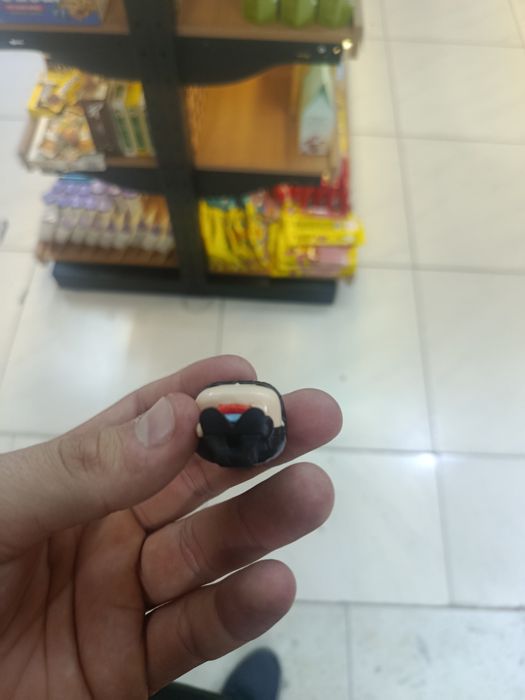 Продам игрушку  из киндора жой