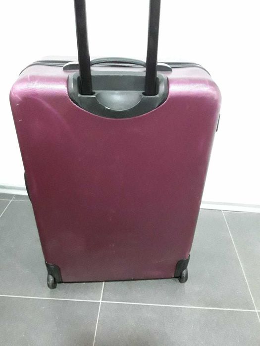 Куфар   58/40/25 за 22 евро