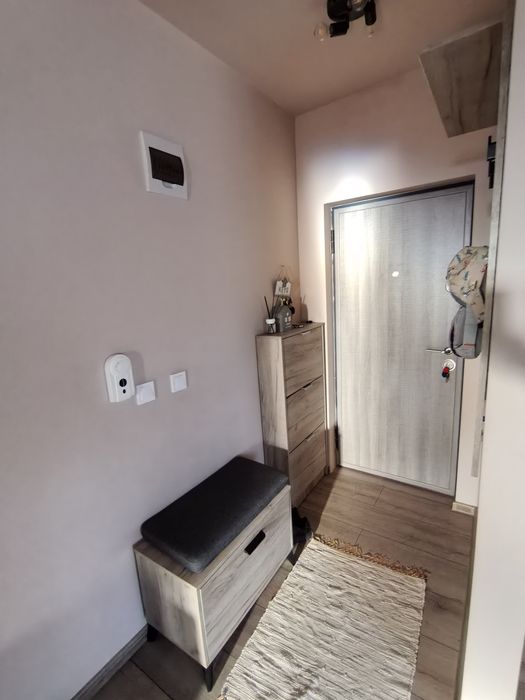 Vând apartament 4 camere 2 niveluri