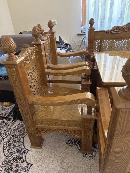 Dachiniy stol для гостиной