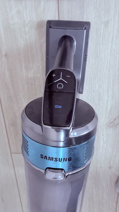 Продам беспроводной пылесос Samsung