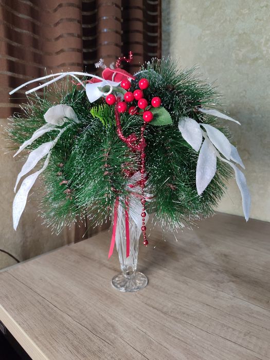 Новогодний настольный букет