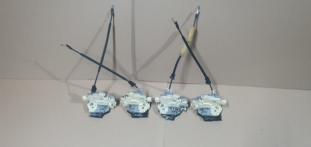 Broasca incuietoare usa fata spate stanga dreapta passat b6 2005 -2010