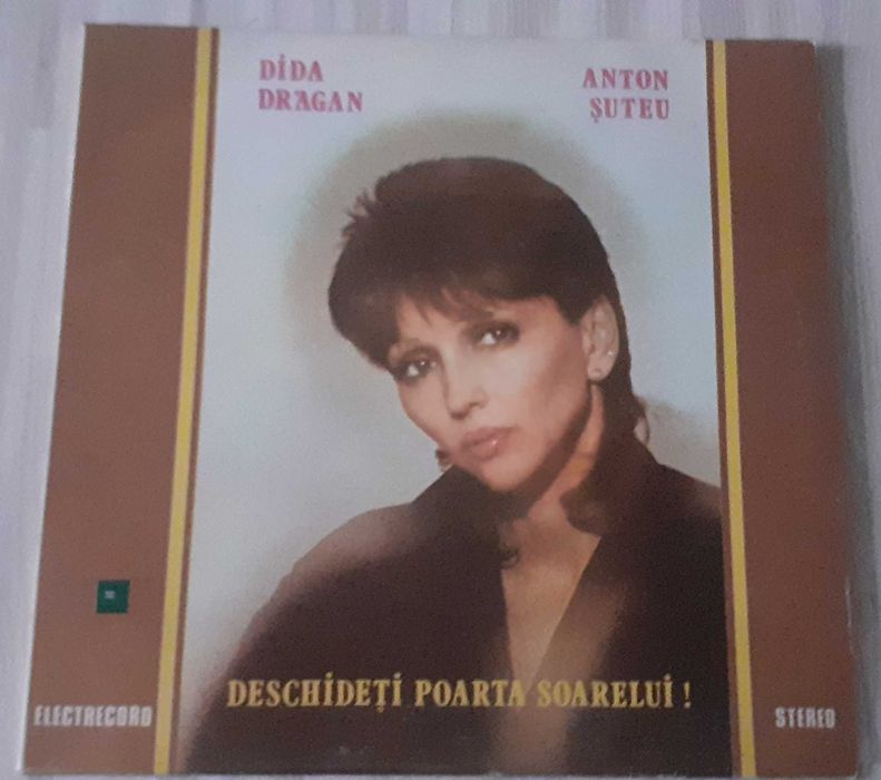 Vand viniluri artisti romani, stare foarte buna, pret 20 lei/buc