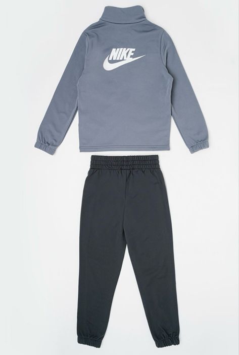 Сив спортен екип Nike за момче 147-158 размер