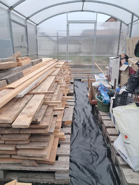 Продавам сух дървен материал чисти дъски на 4м