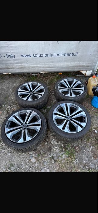 Vand jante Audi Q8 22”