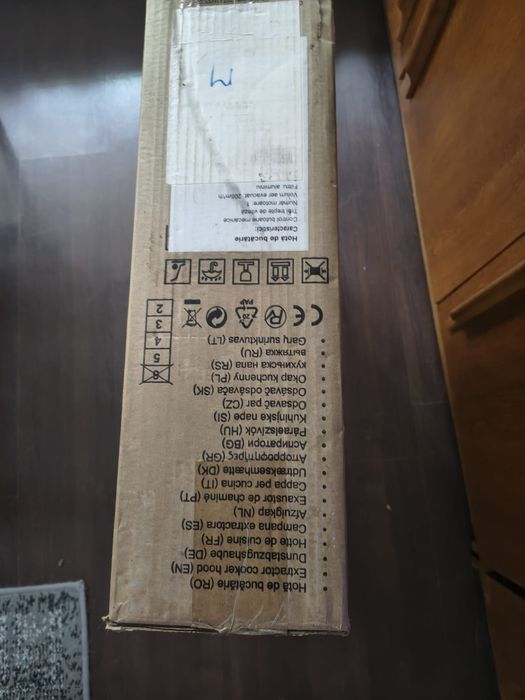 Vând hota noua sigilata