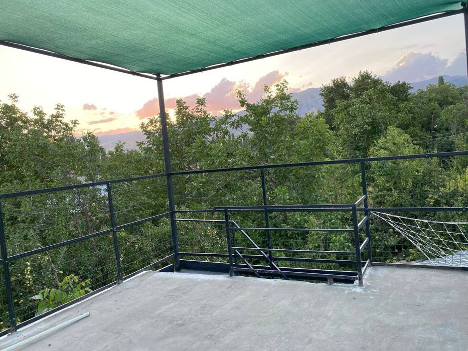 oqtosh dacha oilaviy sauna basseyn isitiladi foodbol polyasi bor