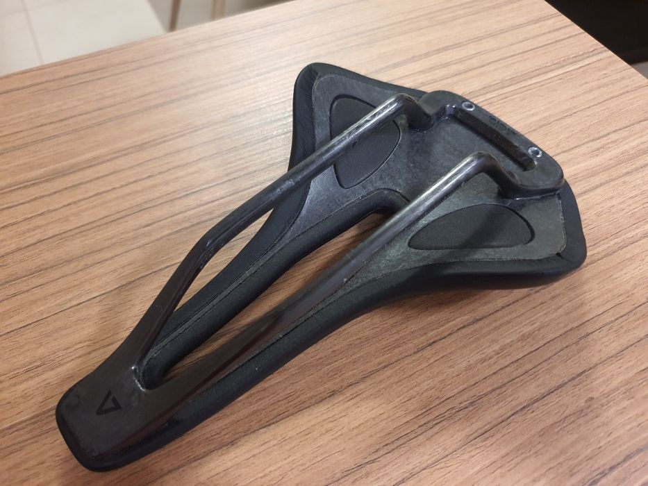 Vând șa carbon - ACID 2024 nouă