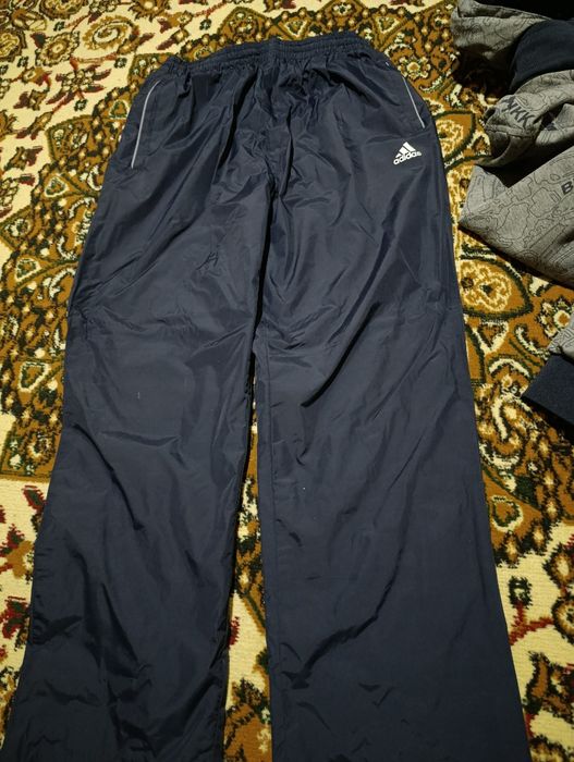 Привазной спортивный костюм в отличном состоянии двусторонний