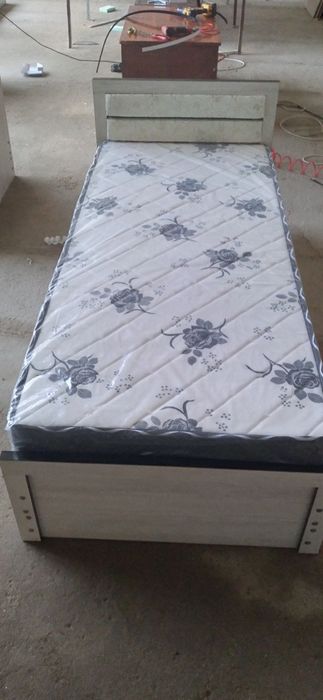 Matraslik bir kishilik kravat