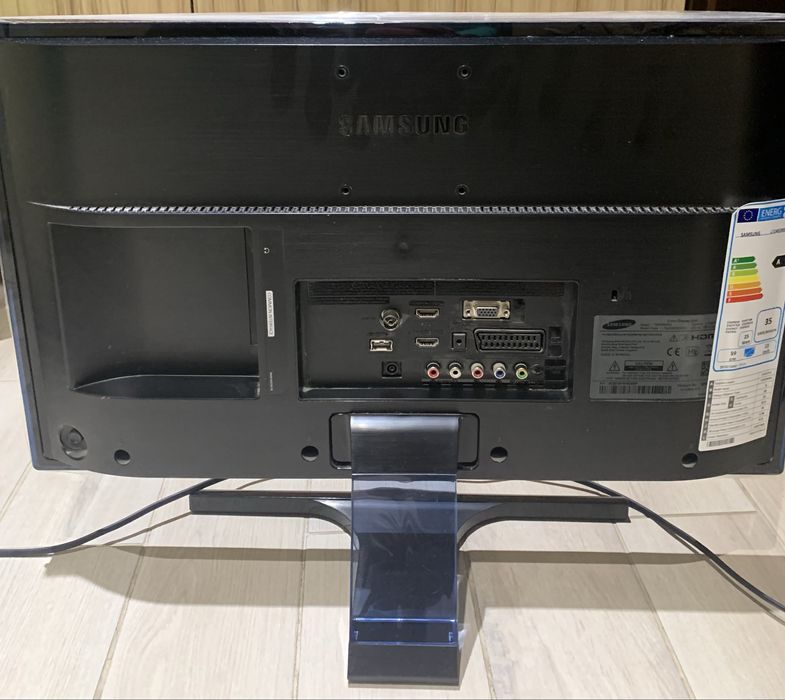 TV Samsung  T24E390EW