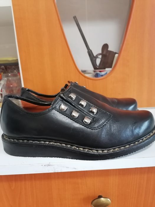 Pantofi de piele (mărimea 40)