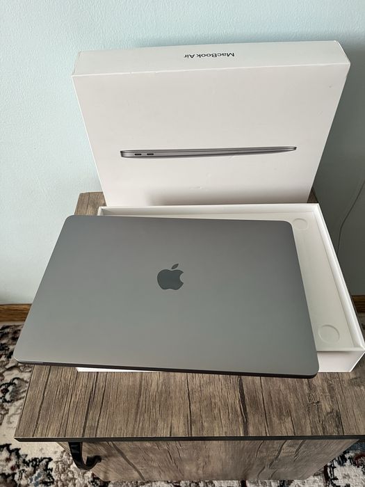 Идеал Apple Macbook Air M1 8/256GB