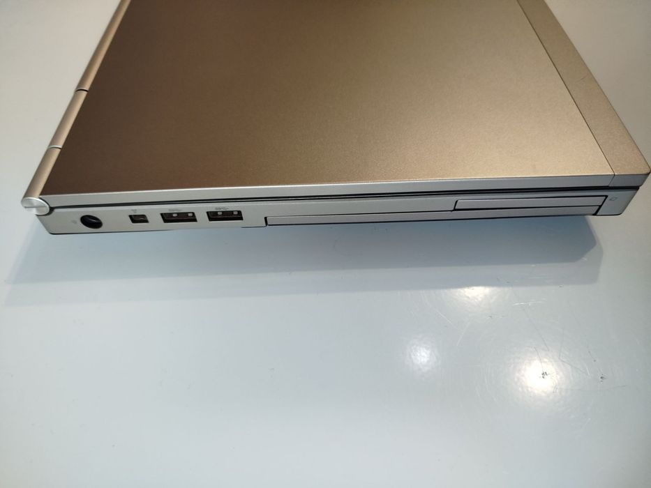 HP EliteBook 8460p с чанта, докинг станция и мишка