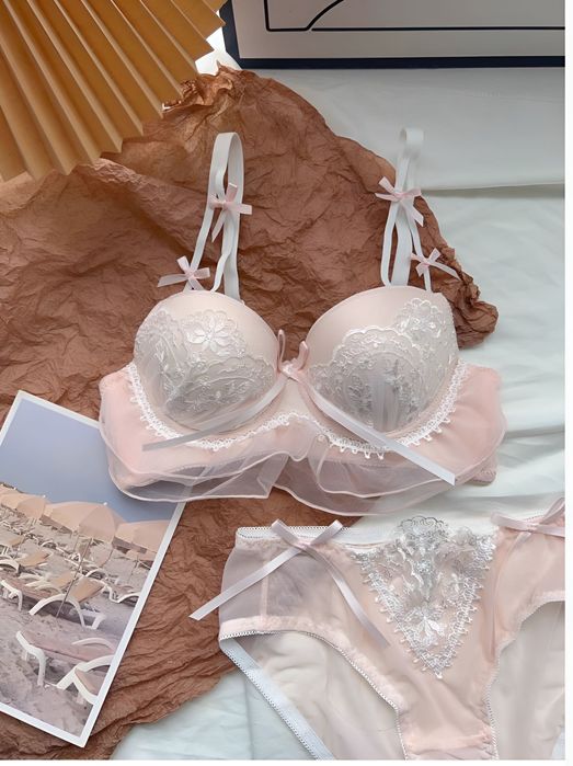 Комплект аёллар учун ливчик трусик симсиз