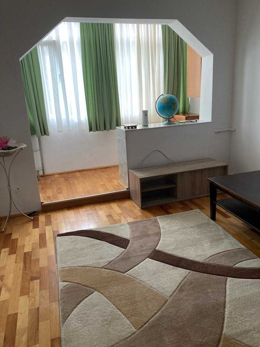 Apartament 3 camere de închiriat Vlaicu zona Lebăda