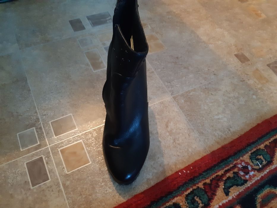 Новые батильоны кожаные демисезонные