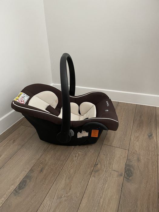 Детское кресло и стулья