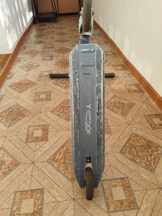 Продам трюковой самокат Y SCOO