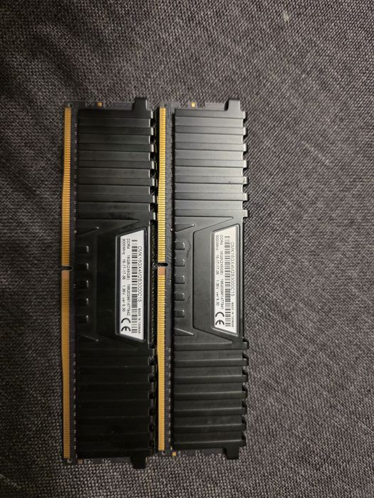 Рам памет DDR4 2x8gb