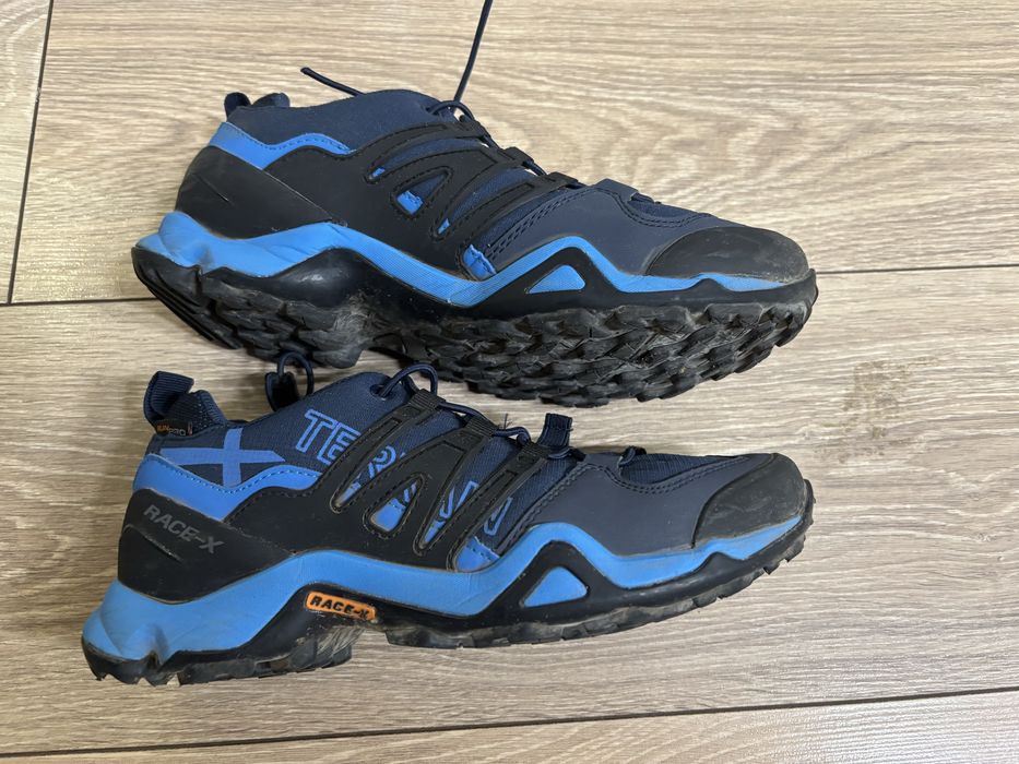 Кроссовки для гор. 37