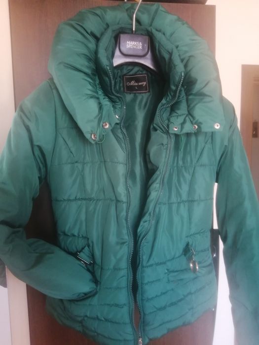 Яке, дамско, носени 1 месец, няма забележки.