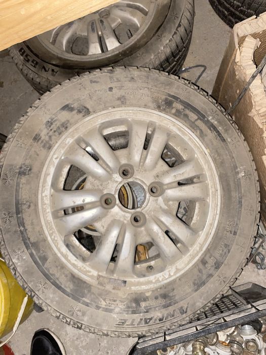 Продам шины R15новый резины