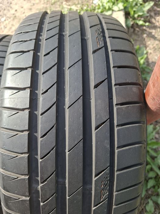 Продам шины. 235/50/18 кумхо экстра.