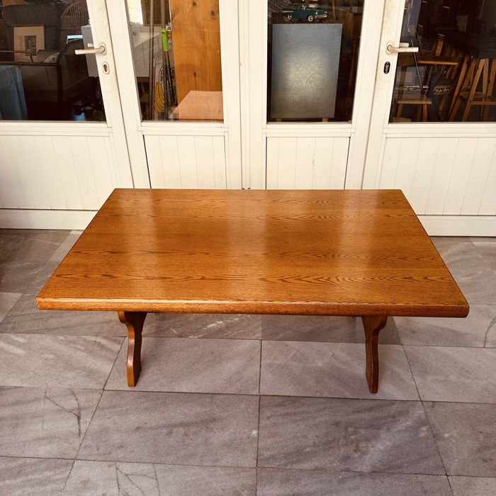 Масивна дъбова маса – ниска / холна, стабилна и запазена