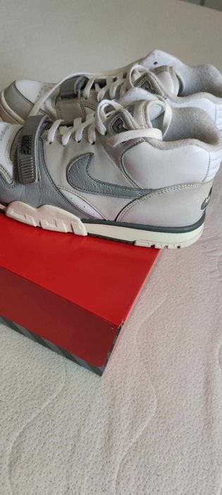 Vand adidasi Nike Air Trainer 1