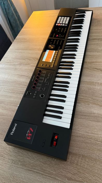 Roland FA 07 Music Workstation Orga Pian sintetizator clape 76 ca NOU