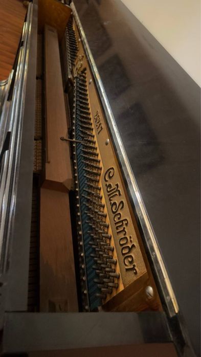 Пианино продается ( C.M.SCHRODER )