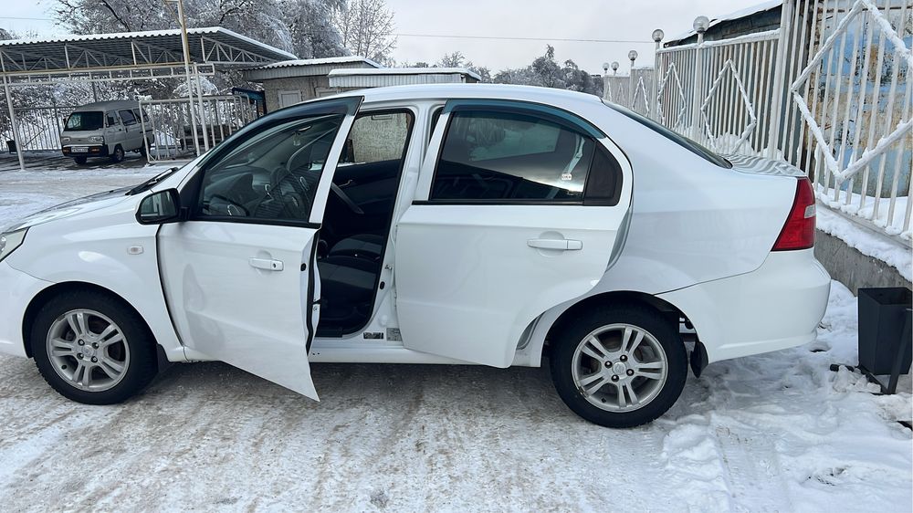 Сдаю авто на длительный срок