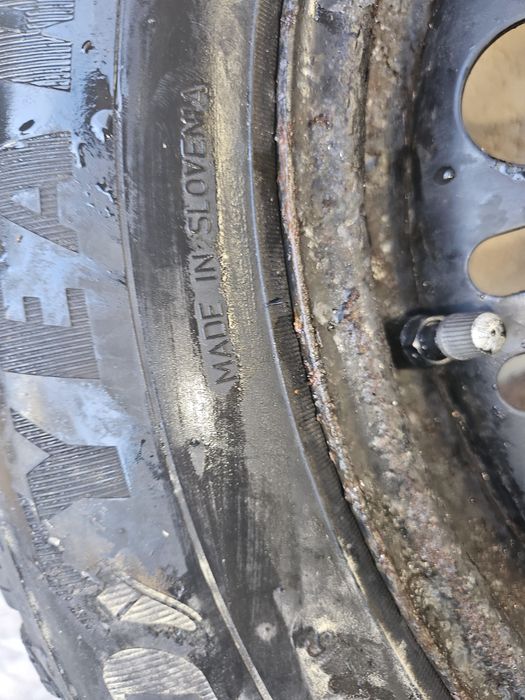 Vând anvelope Goodyear M+S 205/60/16 /95h,an 2016,dot 22/16