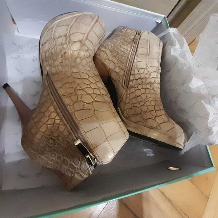 Дамски ботуши на висок ток Ахеl 38 номер