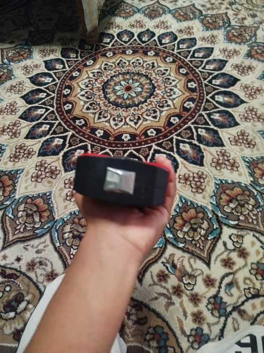 Avtomobil akumilyatoʻrini zaryadlovchi holati zoʻr