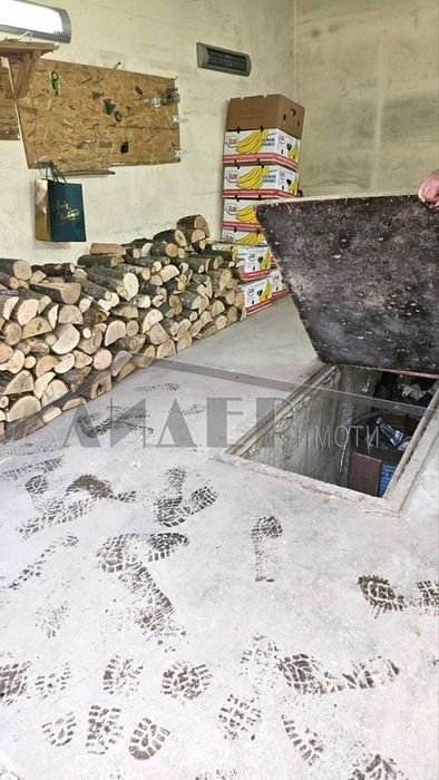 Продава се Гараж / Паркомясто в Велико Търново, Център - 18 кв.м за 1556 €/кв.м - Снимка #3