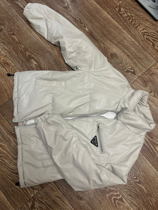 Продам ветровку весна