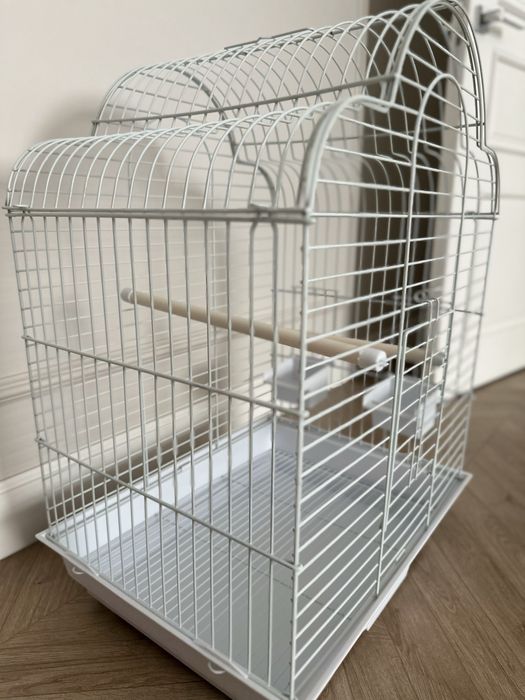 Клетка для птиц , для попугаев и других небольших птиц.