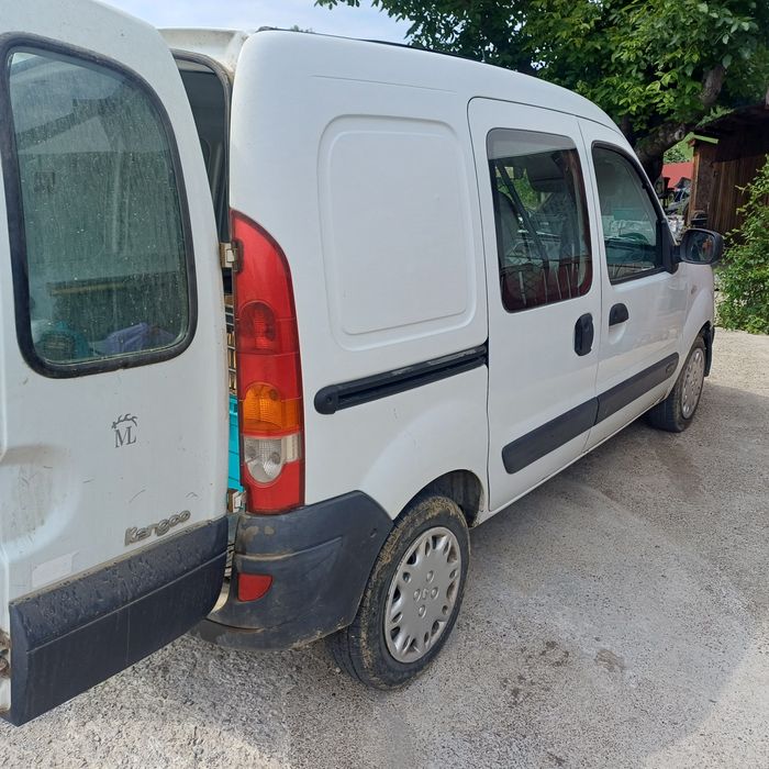 vând kangoo ,în stare foarte bună