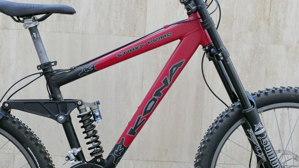 Kona Stinky Primo DH/Freeride 26" – Marzocchi 66 RC2X, Fox Vanilla, Shimano Saint