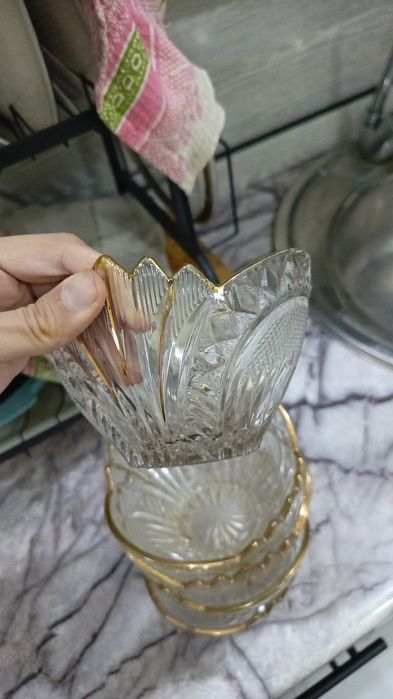 Bagema va xrustallar  sotiladi