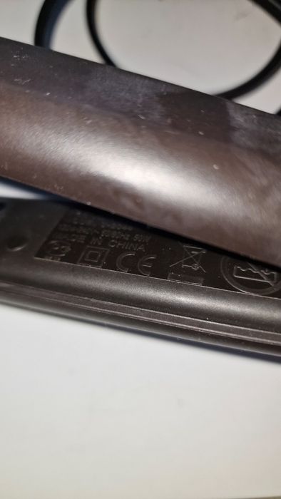 Placa remington cu afisaz reglarea temperaturii