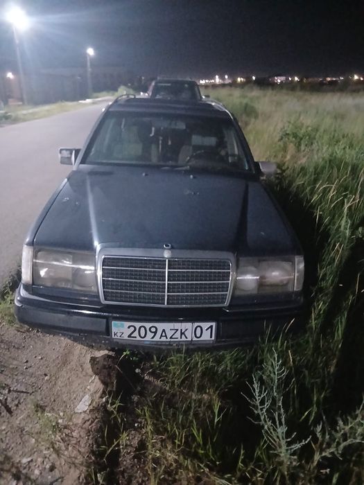 Продам машину Mercedes-Bensz E200
